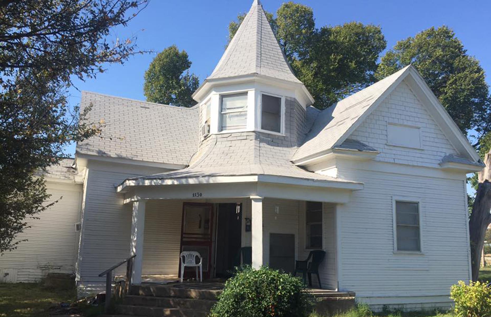 Victorian house in Fort Worth, Texas, USA: $1 (70p)